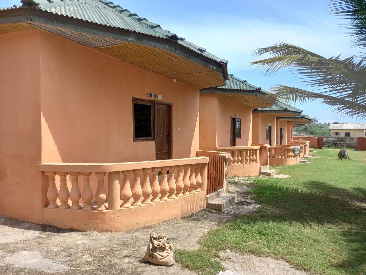 Comfort Beach Resort Biriwa Exterior foto