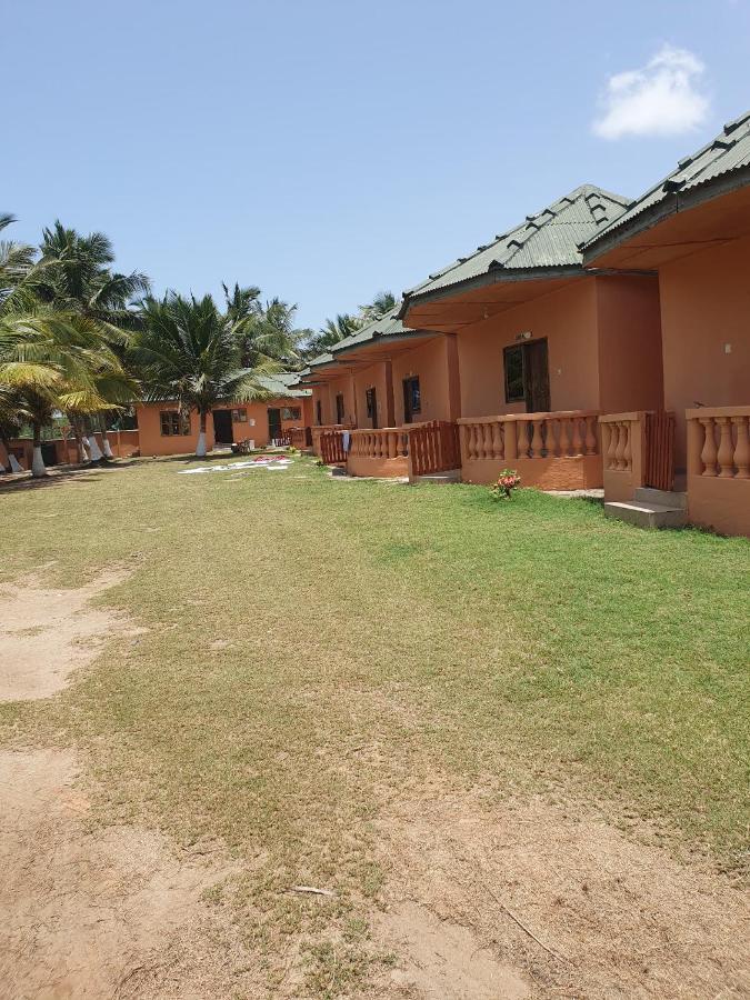 Comfort Beach Resort Biriwa Exterior foto