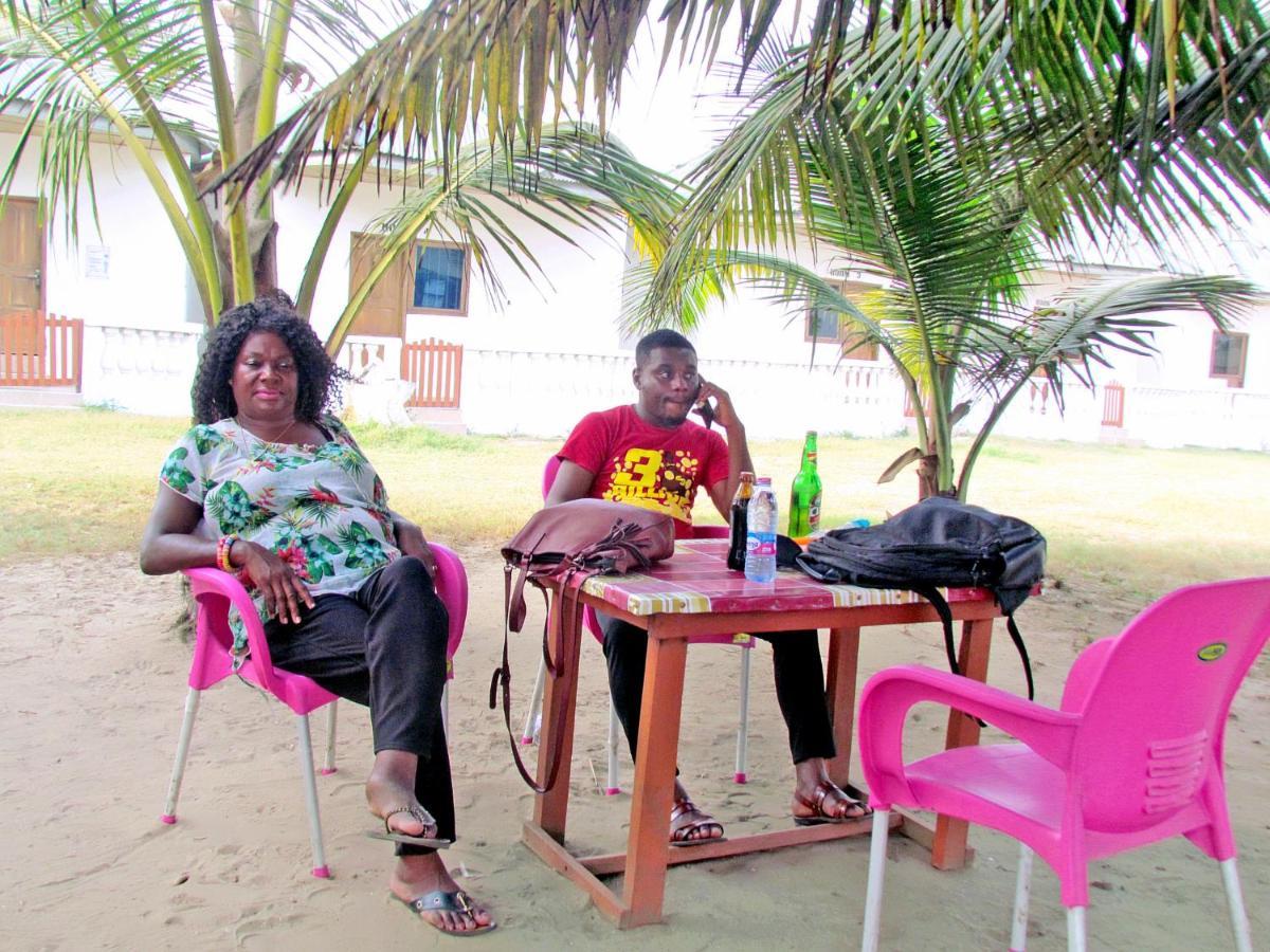 Comfort Beach Resort Biriwa Exterior foto